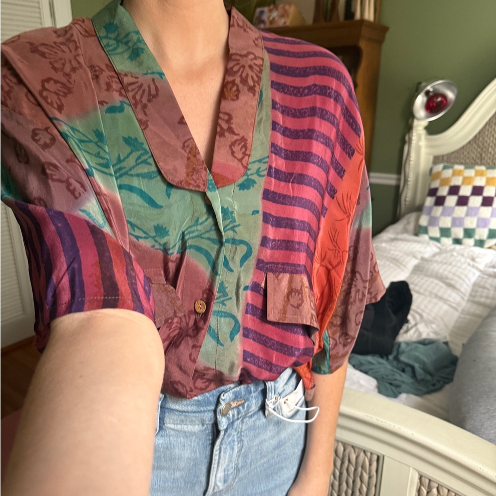 Kantha Bae Silk Short Sleeve Blouse - Picture 4 of 6